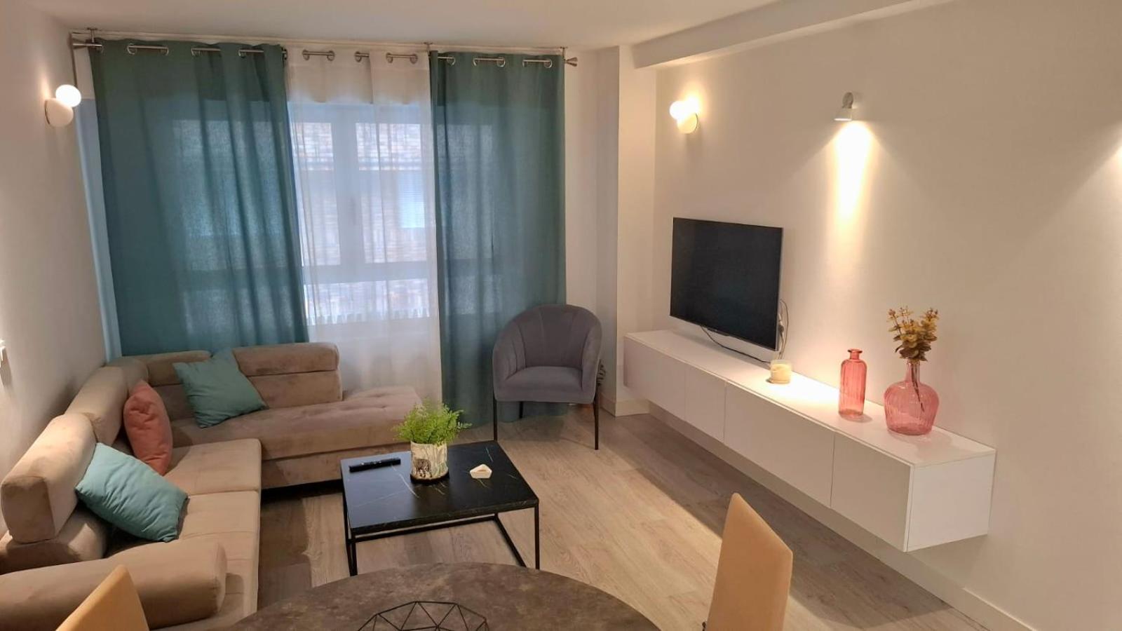 Moderno Apartamento Con Garaje Privado En El Centro De วิโก ภายนอก รูปภาพ