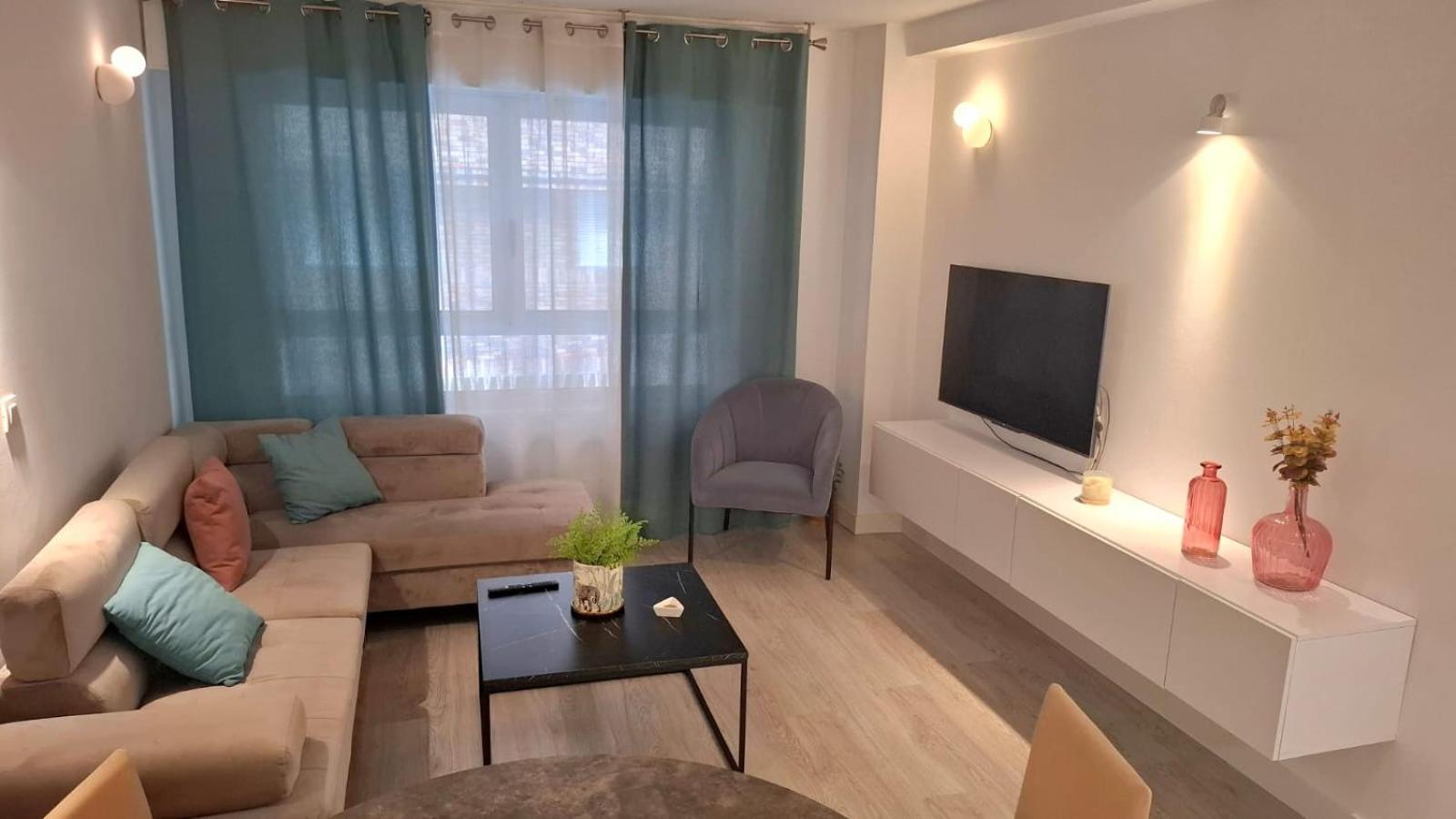 Moderno Apartamento Con Garaje Privado En El Centro De วิโก ภายนอก รูปภาพ